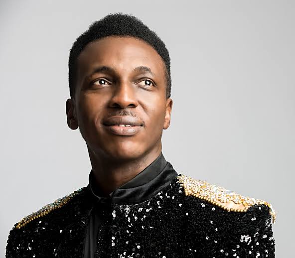 Gospel singer Frank Edwards cautions stingy men